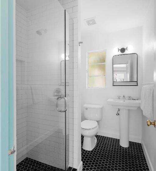 هتل Midcentury Poolside Getaway, Private Courtyar, Spa