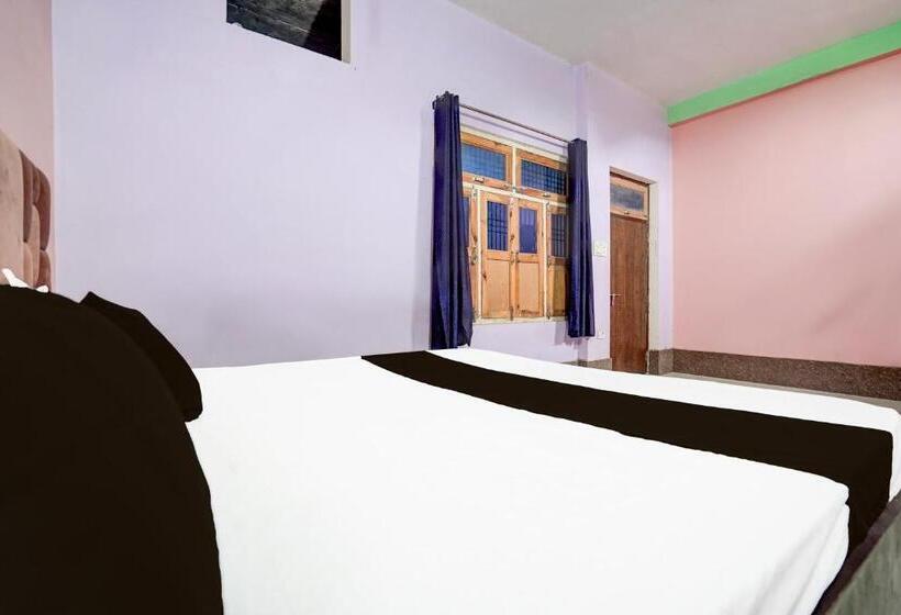 ホテル Oyo City Light