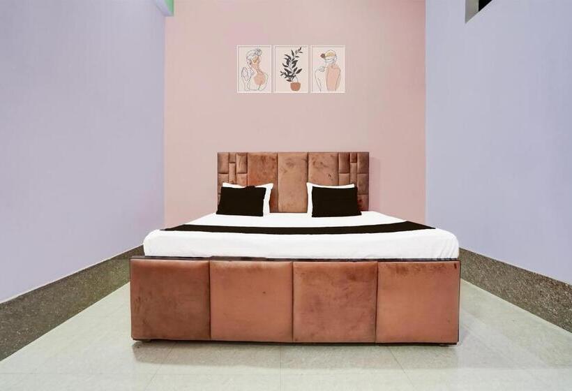 ホテル Oyo City Light