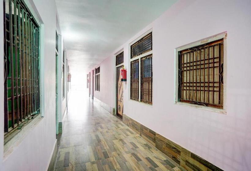 ホテル Oyo City Light