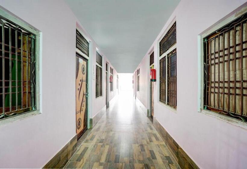 ホテル Oyo City Light