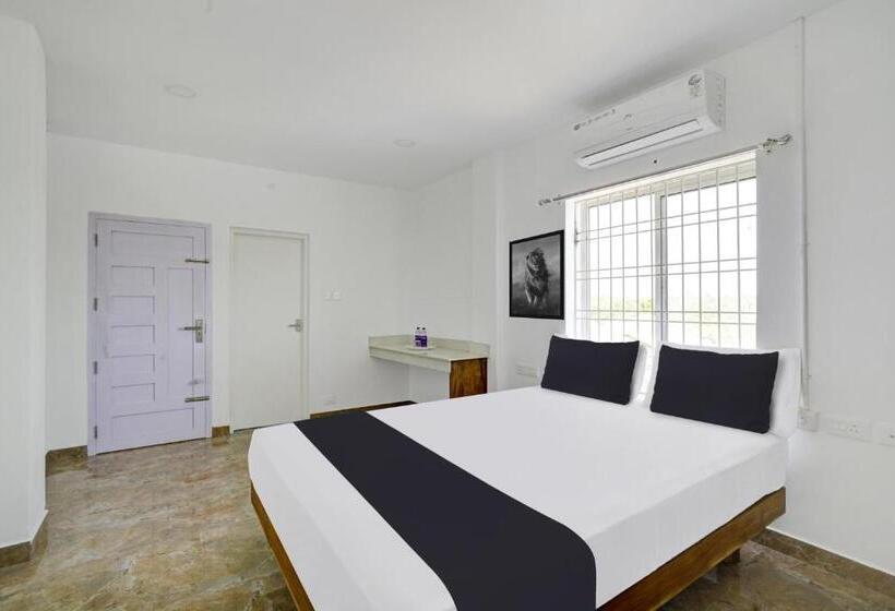 Отель Oyo Quilon Residency