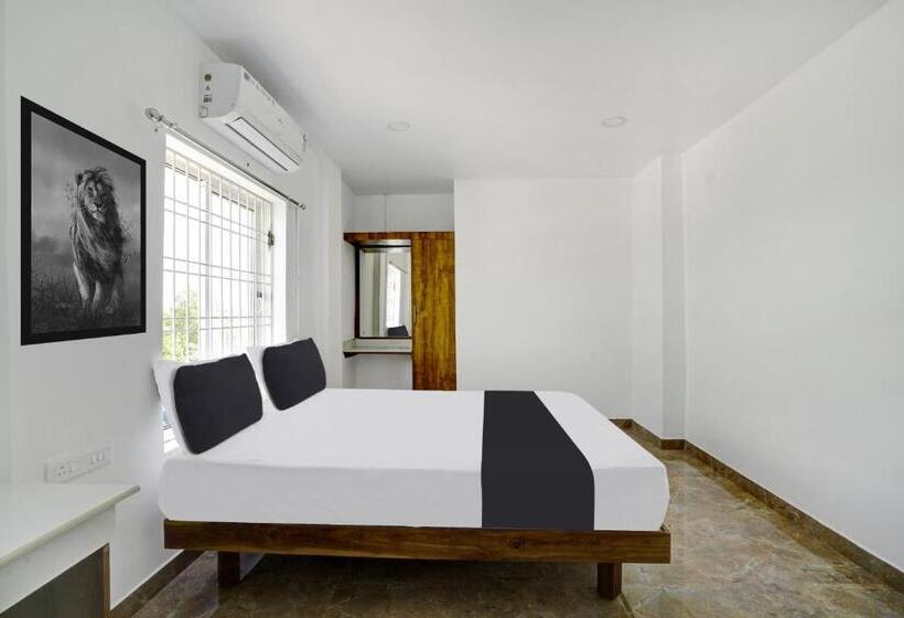 Отель Oyo Quilon Residency