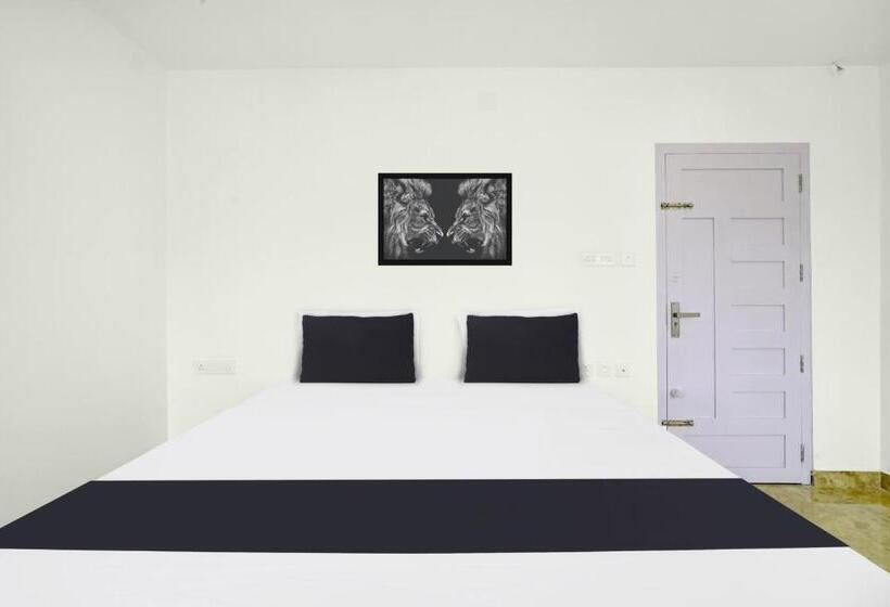 Отель Oyo Quilon Residency