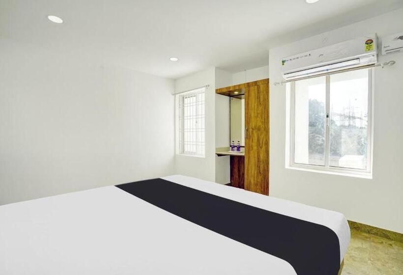 Отель Oyo Quilon Residency