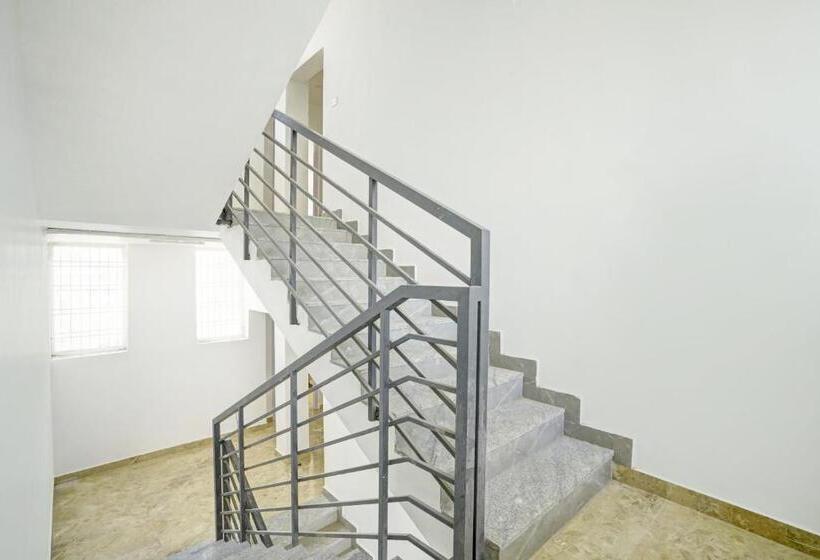 Отель Oyo Quilon Residency