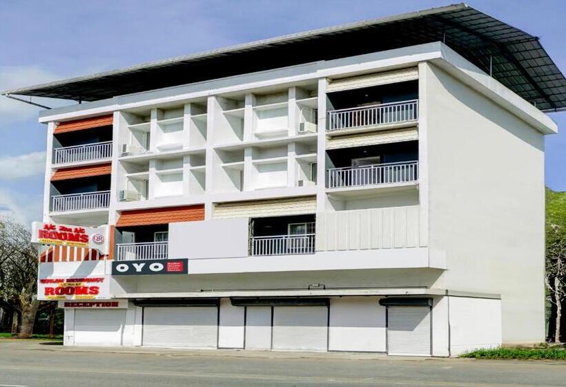 Отель Oyo Quilon Residency