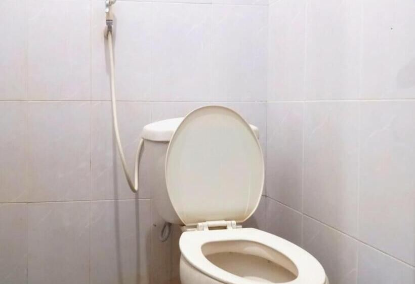 Отель Puspa Tiara Syar I Guci Mitra Reddoorz