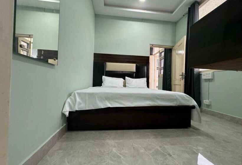 Отель Radiant Meadows