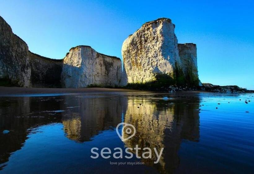 فندق Sail Penthouse   Beach & Parking