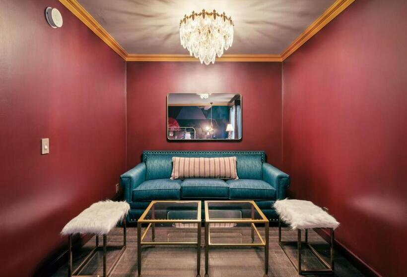 호텔 The Fainting Couch Boutique