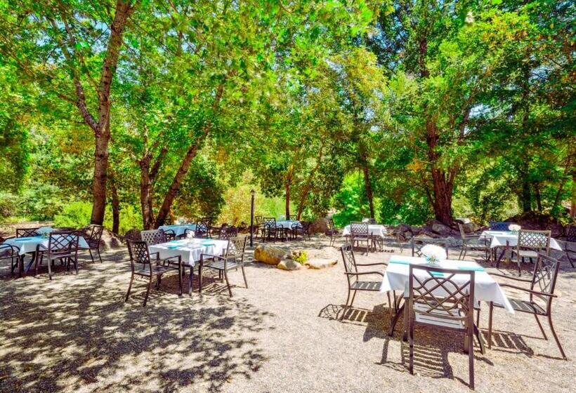 호텔 The Fainting Couch Boutique