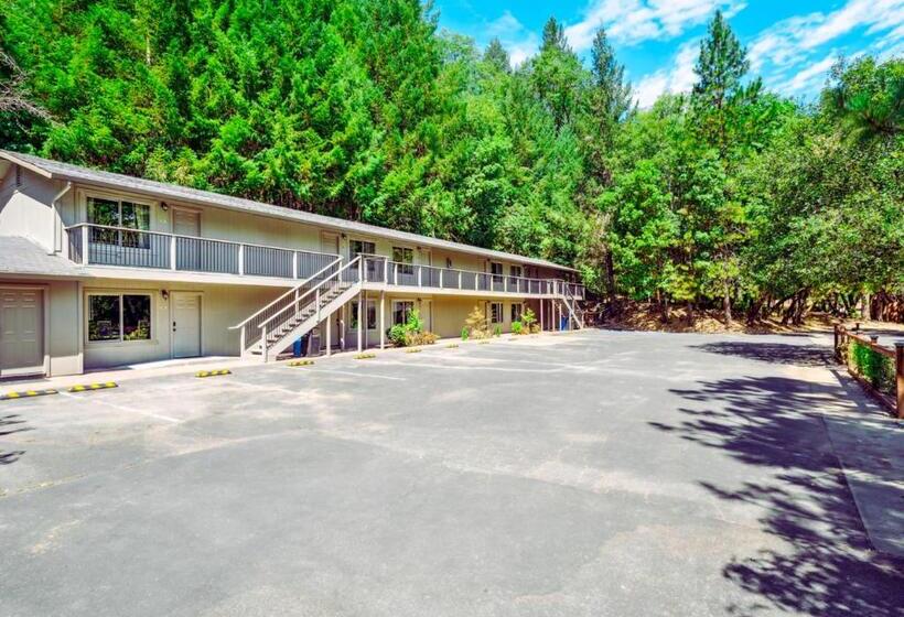 호텔 The Fainting Couch Boutique