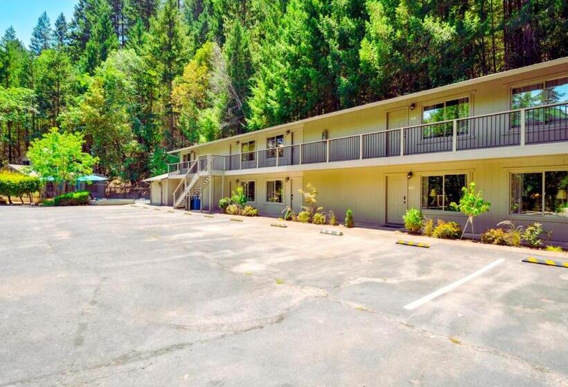 호텔 The Fainting Couch Boutique