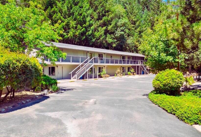 호텔 The Fainting Couch Boutique