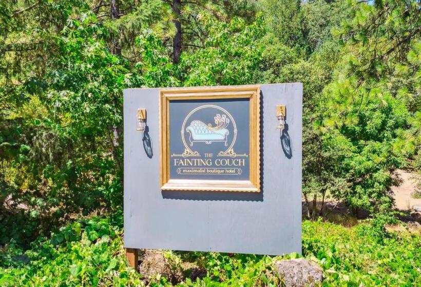 호텔 The Fainting Couch Boutique