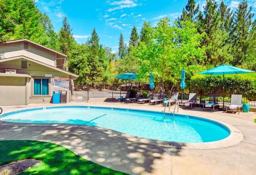 호텔 The Fainting Couch Boutique