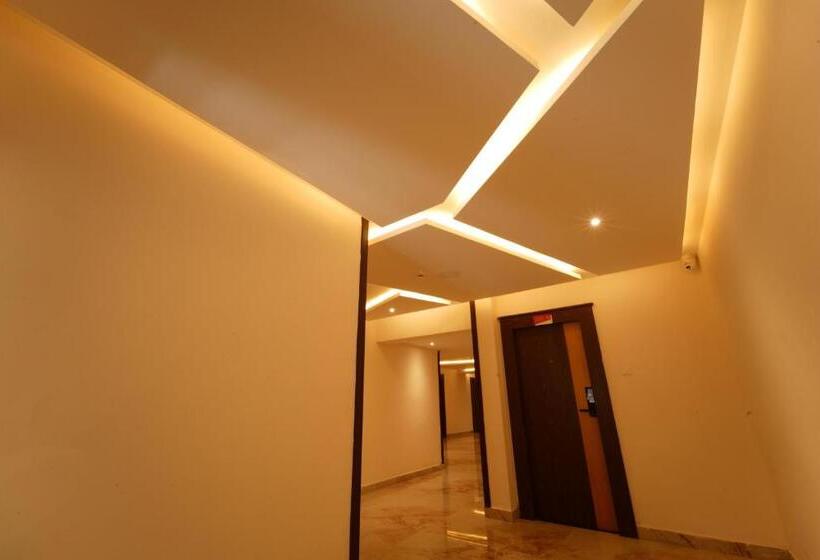 호텔 Tsr Vivitha Grand