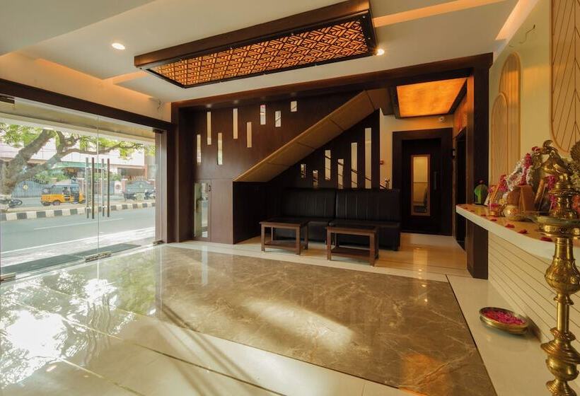 호텔 Tsr Vivitha Grand