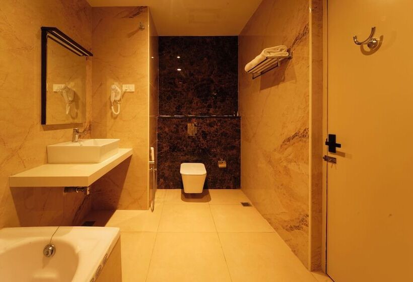 호텔 Tsr Vivitha Grand