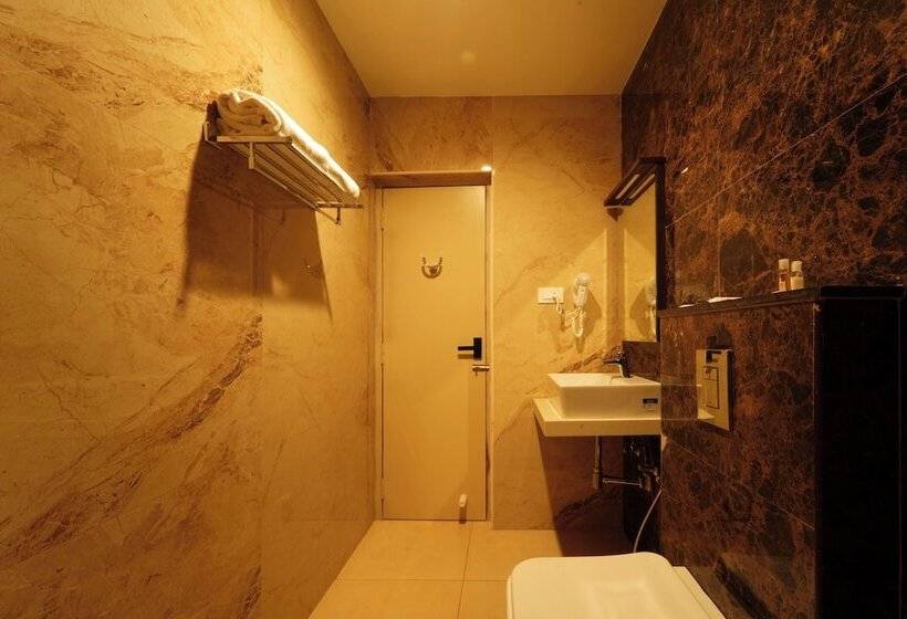 호텔 Tsr Vivitha Grand