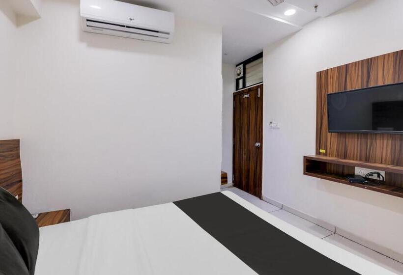 호텔 O Ashirvad Inn