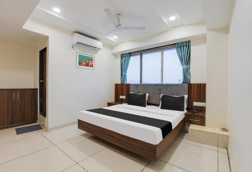 호텔 O Ashirvad Inn