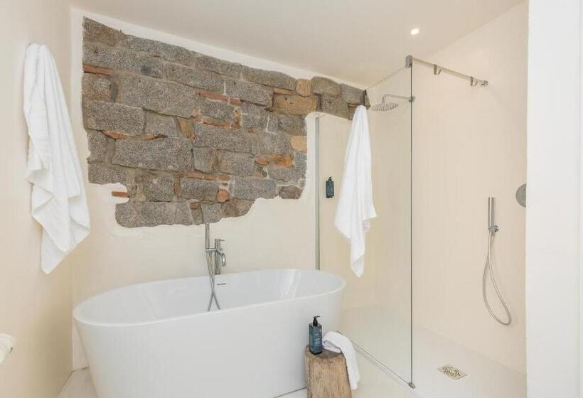 بنسيون Ausèntu Guest House