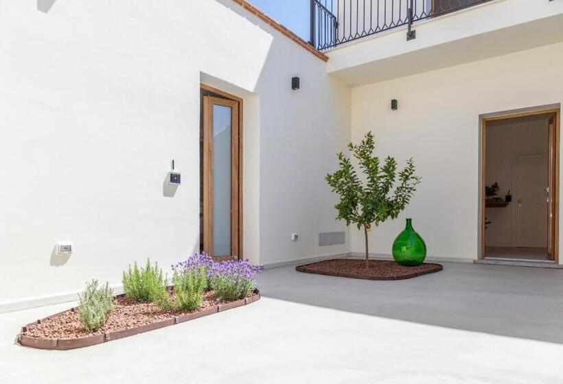 פנסיון Ausèntu Guest House