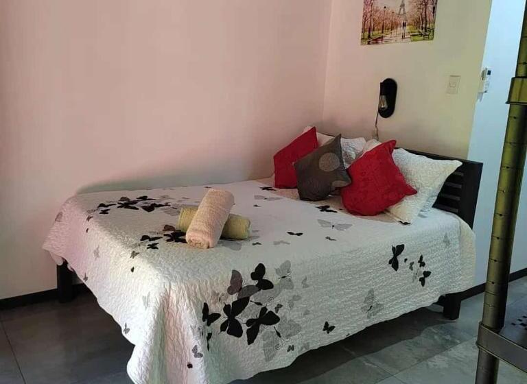 بنسيون Cabinas Dominical