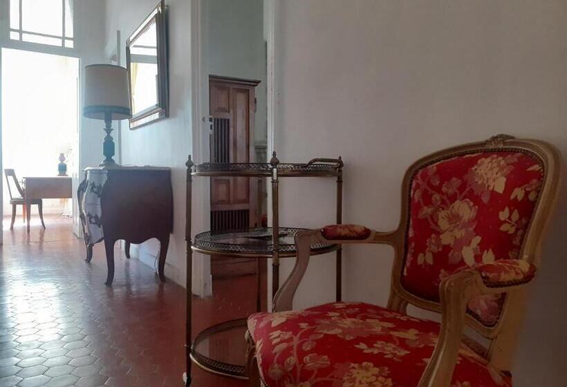 بنسيون Chambre Avec Parties Communes Ambiance Méditerranée