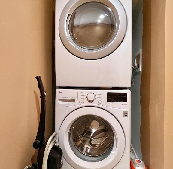 بنسيون Cozy Home Near Hillcrest Mall In Central Richmond Hill