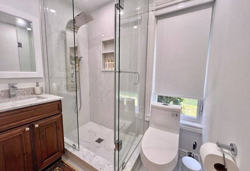 بنسيون Cozy Home Near Hillcrest Mall In Central Richmond Hill