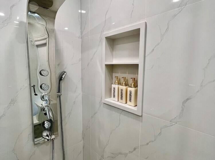 بنسيون Cozy Home Near Hillcrest Mall In Central Richmond Hill