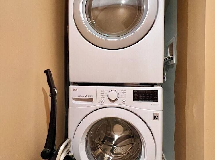 بنسيون Cozy Home Near Hillcrest Mall In Central Richmond Hill