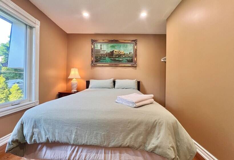 بنسيون Cozy Home Near Hillcrest Mall In Central Richmond Hill
