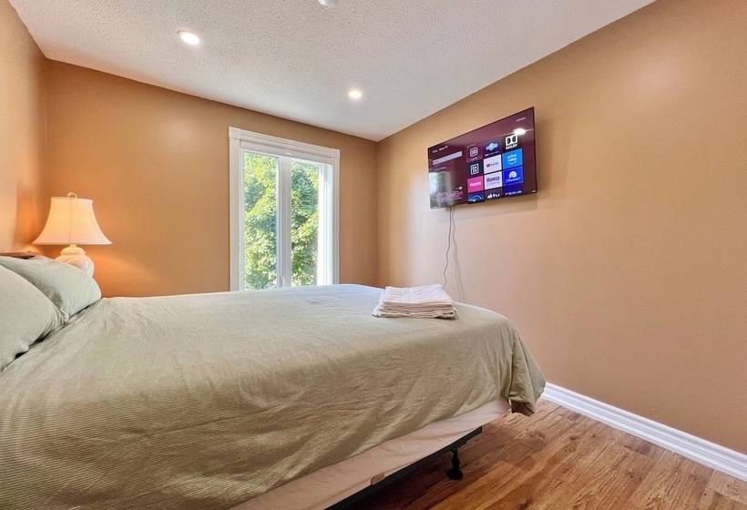 بنسيون Cozy Home Near Hillcrest Mall In Central Richmond Hill