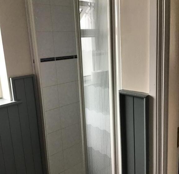 بنسيون Glenfarne House