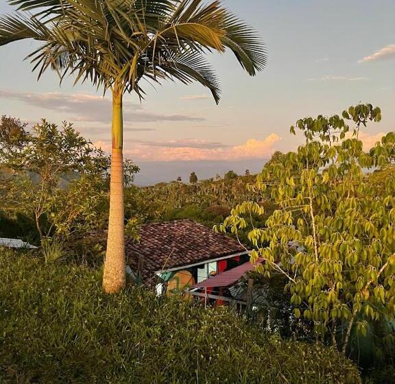 פנסיון Hostal Canaan Sanjo