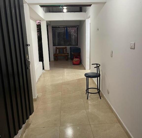 פנסיון Hostal Canaan Sanjo