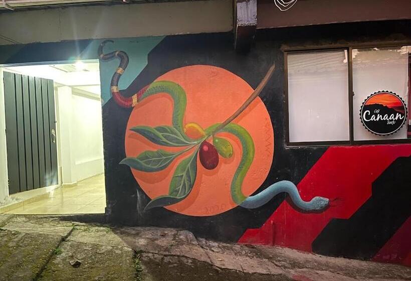 פנסיון Hostal Canaan Sanjo