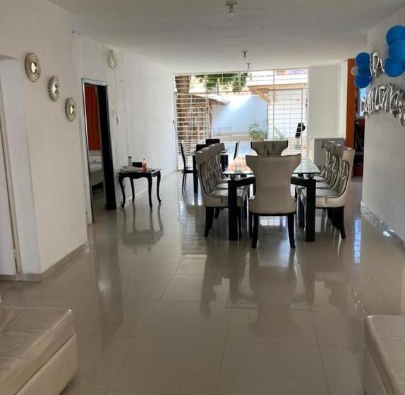 פנסיון Hostal Mi Casita