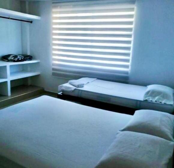 פנסיון Hostal Mi Casita