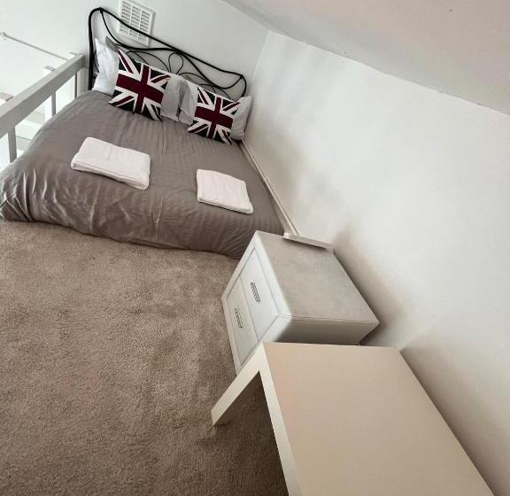 Пансион Islington Budget Guesthouse