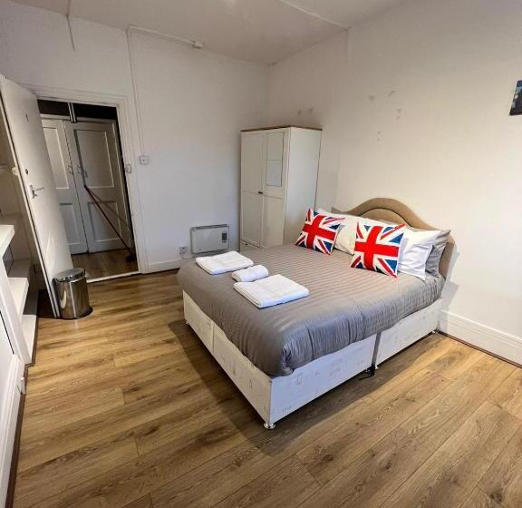Пансион Islington Budget Guesthouse
