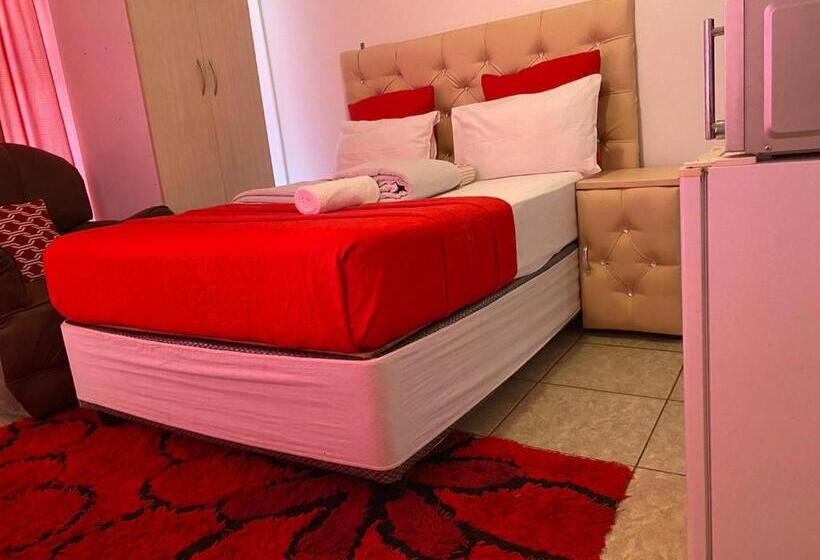 ペンション Kiara Luxury Accommodation