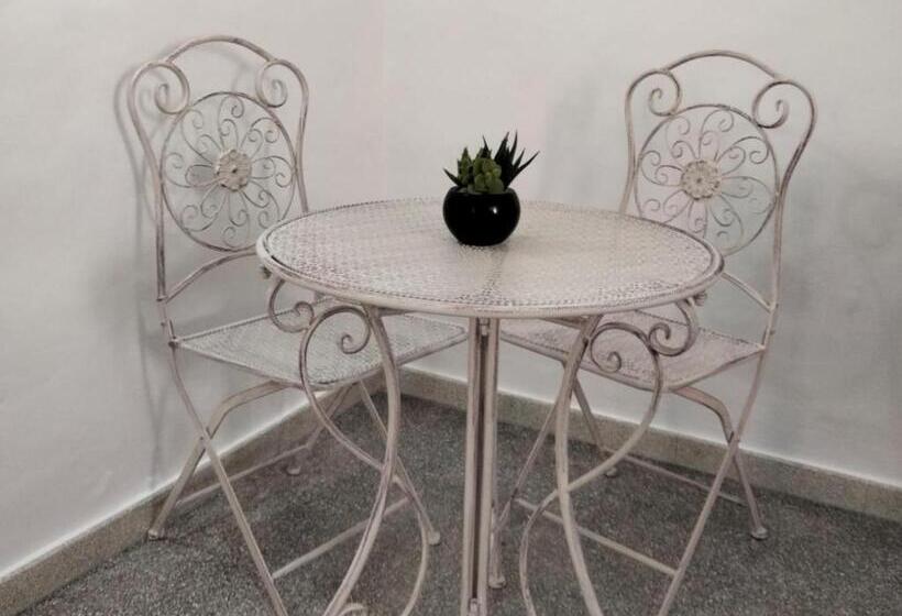 פנסיון La Dormeuse