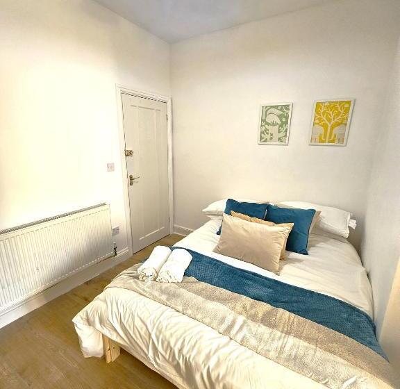 膳宿费 Luxurious Guesthouse Accommodation For Professionals And Students Near Cardiff City Centre