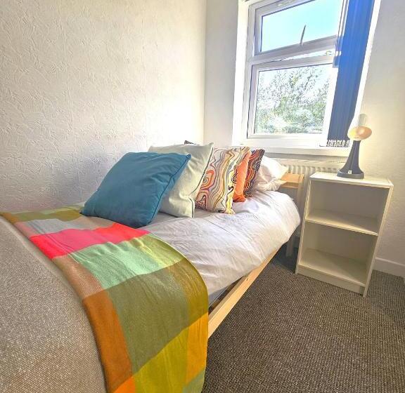 膳宿费 Luxurious Guesthouse Accommodation For Professionals And Students Near Cardiff City Centre