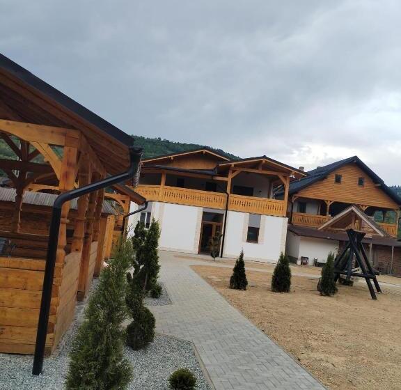 펜션 Popasul Din Vale